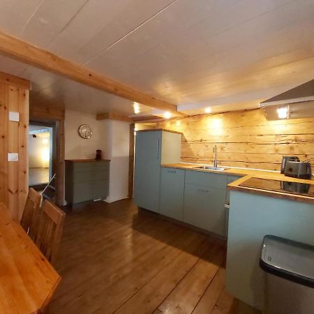 Tgesa Felici Apartment Седрун Екстериор снимка